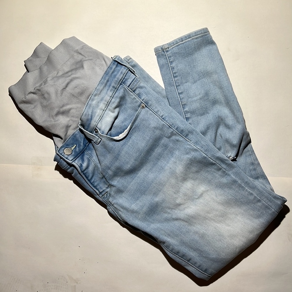 BLANQI Light Wash Blue Maternity Jeans - Picture 2 of 4